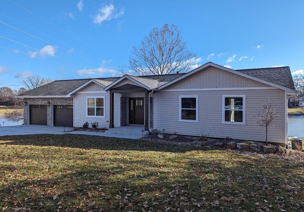 House   ♦   Holiday Shores, Illinois